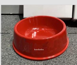 Vind vergelijkbare huisdier dogbowls benodigdheden Letter Afdrukken PVC Bowl Hoogwaardige Bulldog Dogs Feeders Rood Zwart Twee kleuren F B B