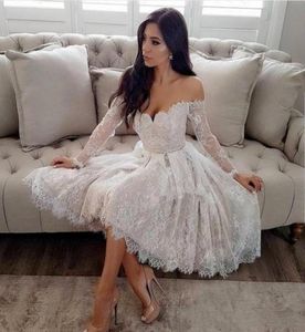 Vind soortgelijke korte off -schouder kanten Homecoming -jurken 2019 Lange mouw knie lengte Appliques Avond Prom Party Cocktail Jurns M3850343