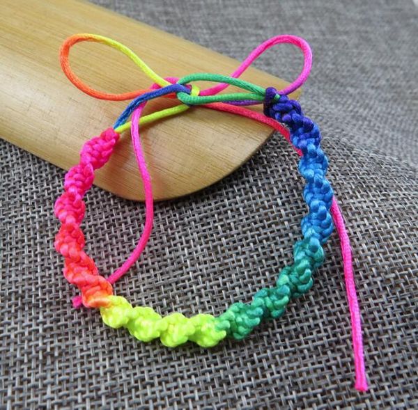 Corde à main de couleur Fine pour bracelet de corde colorée tissé multicolore festival de bateaux-dragons Wy461