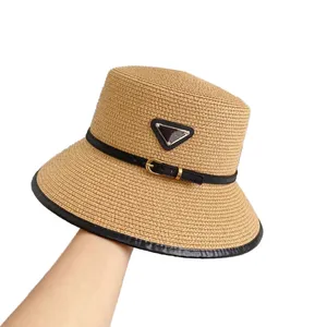 Chapeaux tricotés de créateurs fins triangle inversé noir empêcher le soleil adumbral chapeaux de seau à large bord pour homme femme plaqué or cuir chapeau de paille à la mode hj097 C4