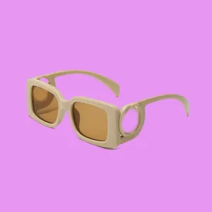 Designers de lunettes fines lentilles rectangules adumbral UV400 Couleur mixte Eyeglass Beautiful Sonnenbrille Plein Multiple Style Beach Ggggles Fashion Hg136 C4