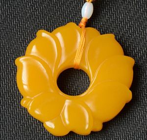 Fine bijoux Chine naturelle belle cartouche à main le collier pendentif en forme de lotus jaune 1237725