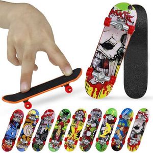 Finger Toys 5pcs Mini Finger Board Tech Truck Finger Skateboards Childrens Toy Alloy Stent Tabletop Skate voor Kid Toys Gift D240529