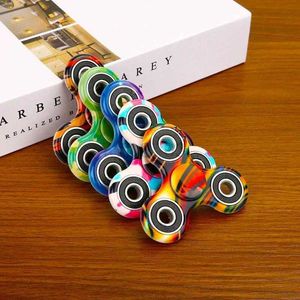 Vingerspeelgoed Kleurrijke handspinner EDC Fidget Rainbow Spiner Anti-angstspeelgoed voor spinners Focus verlicht stress ADHD yq240228