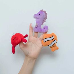 Toys de doigt kawaii mini crabe animal mer hippocampe clownfish hand Puppets for baby kids puzzle finger marionnette d240529