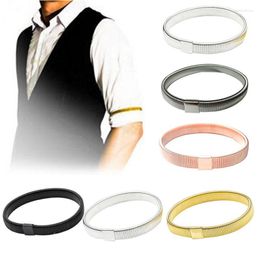 Guantes sin dedo 1pc camisa soporte manga banda de brazo de metal mangueras sin deslizamiento accesorios pulseras para hombres anillos elásticos ropa