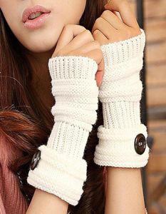 Les gants sans doigts ajoutent de la laine à longs boutons à la mode et le bout des doigts au chaud en automne hiver FY181007106709571