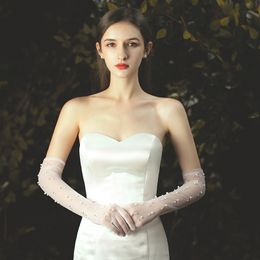 Guantes sin dedos WG0061 Boda nupcial elegante Ópera larga Tul suave Perla Rebordear Dedo Blanco Mujeres Novias Dama de honor Handschuh 230504