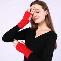 Vingerloze wanten Winter Gevlochten Korte Handschoenen Dames Gebreide Warme Halve Vinger Arm Cover