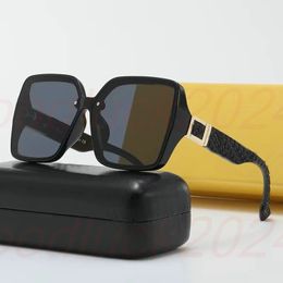 Primeras gafas de sol Rectángulo Moda Popular Mujeres Hombres Sombras Cuadrado UV400 Gafas de sol para mujer Hombre Viajes Oculos Lunette De Soleil Graphy Havana Sunglasses