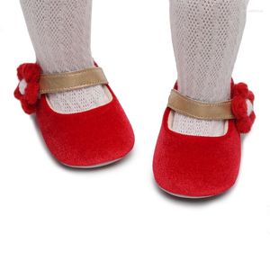 Babyschoenen 0-18M Baby Meisjes Mary Jane Fluwelen Flats Antislip Bloemen Prinses Trouwjurk Schoenen wieg Peuter