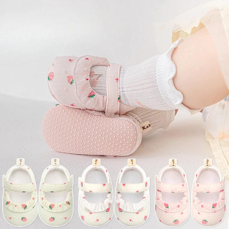 First Walkers 0-2Years Walking Shoes Strawberry Flower Haibands Set Baby Glue Non Slip Floor Socks Thin Soft Sole Girls Ruffle Lace