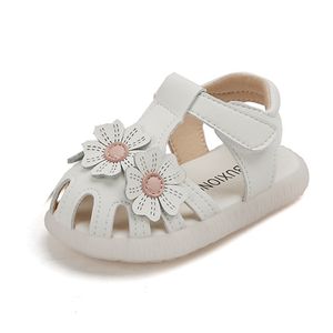 Eerste wandelaars 11-15,5 cm babymeisjes sandalen bloemen gesloten teen peuter prinses zomer kleding schoenen zachte riem kleine kinderen strand sandalen 230314