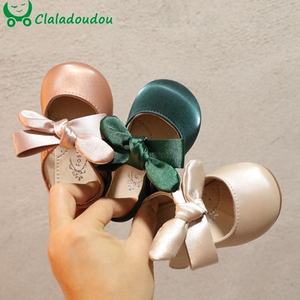 First Walkers 12-15.5cm Brand Infant Girls Green First Walkers Cute Bowtie Littler Girls Primavera Otoño Pu Zapatos de cuero Sólido Pure Flats Shoes 230608