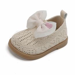 First Walkers 12-15.5cm Brand Breien Mesh Shoes voor Toddler Girls Solid Hollow 0-3 Years Kid Spring Dress Shoe met kant Bowtie-Knot 230314