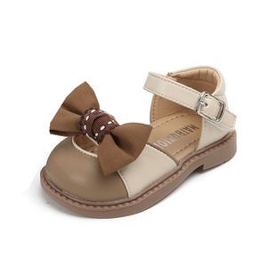 First Walkers 12-15.5 cm Toddler Girls Lederen schoenen voor Spring Patch Hollow Cute Bowtie-Knot Little Princess Dress Shoes voor verjaardag 230314