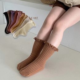 Premiers marcheurs 18T bébé filles chaussettes d'hiver froufrous genou Sox enfants côtelés Sokken princesse infantile espagnol jambières couleur unie 3pairslot 231202