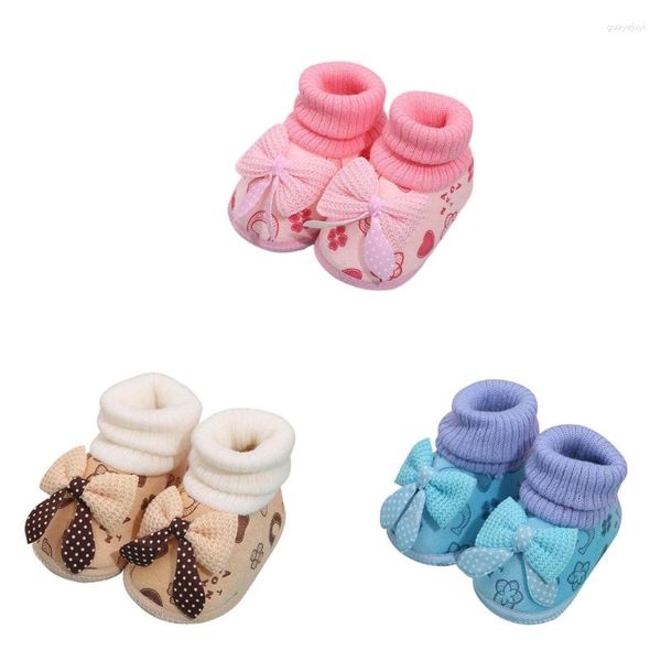 Premiers marcheurs 1 paire de chaussons pour bébé nés chaussures chaudes bottes d'hiver confortables chaussettes chaussons pour bébés avec fond antidérapant pour les tout-petits de 3 à 11 mois