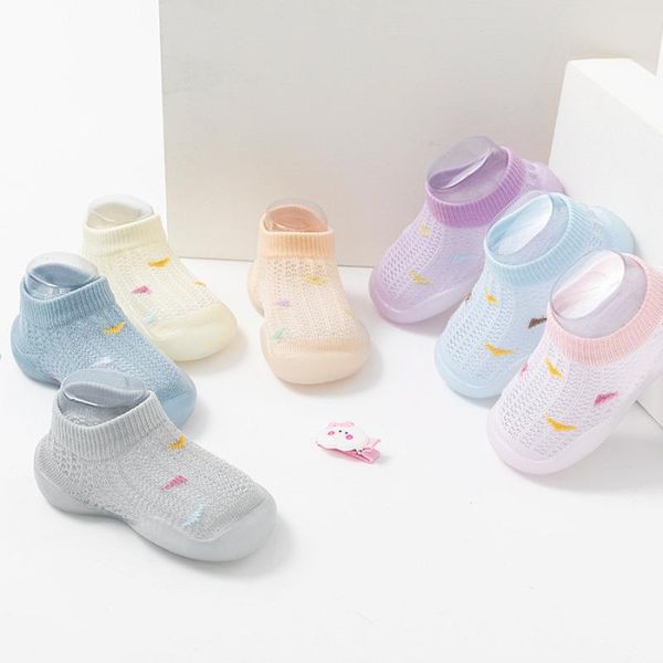 Premiers marcheurs 2021 Arrivée Né Chaussures Bébé Fille Garçon Enfant En Bas Âge Chaussettes En Maille Bébé Décontracté Mignon Antidérapant