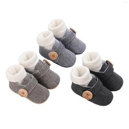 First Walkers 2023 Baby Boys Flat Shoes Autumn Winter Stripe Soft Sole Buttons Non-Slip Indoor Outdoor Peuter Girls With Socks
