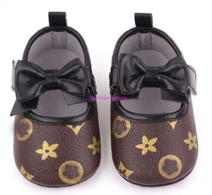 Babyschoenen 2023 Luxe Vlinder Knoop Prinses Schoenen Voor Baby Meisjes Zachte Zolen Flats Mocassins Peuter Wieg Peuter Schoenen Baby Mode