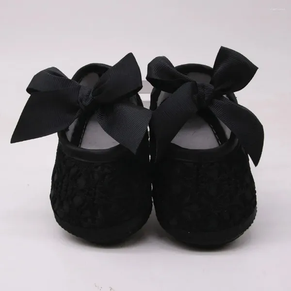 Primeros caminantes 2023 SummerSpring Zapatos para niños pequeños Nudo de mariposa Nacido Bebé Niñas Suela suave antideslizante Bowknot Calzado Cuna