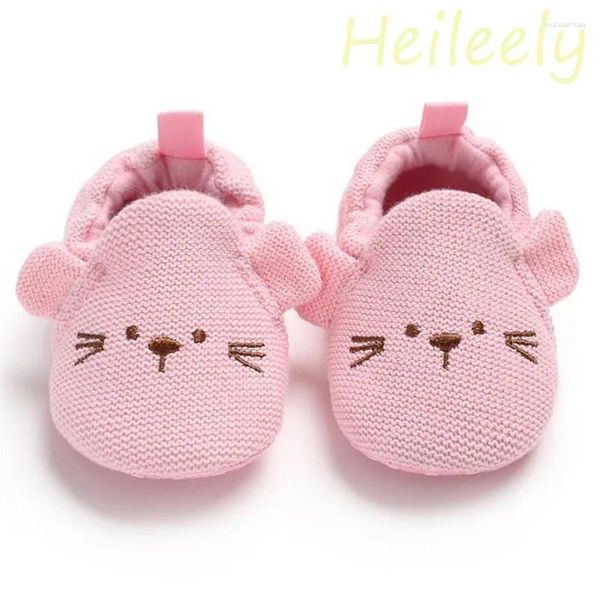 Premiers marcheurs 2024 Chaussures pour bébé pour fille rose couleur coton appartements mignons 1 2 3