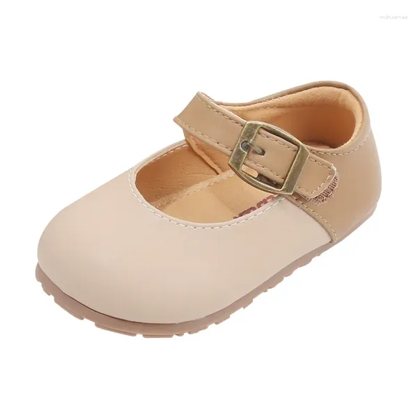 Primeros caminantes 2024 Zapatos de vestir simples de marca para la pequeña princesa Fiesta de bodas de cumpleaños Parche suave para niñas pequeñas Pisos de cuero de primavera