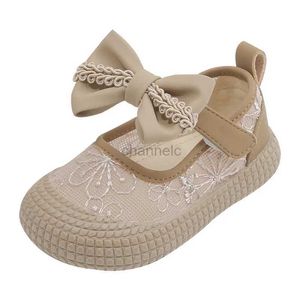 First Walkers 2024 chaussures de printemps pour petites filles baskets à fleurs en maille à la mode de tous les jours avec de jolis papillons-mocassins chaussures de tennis souples pour enfants 240315