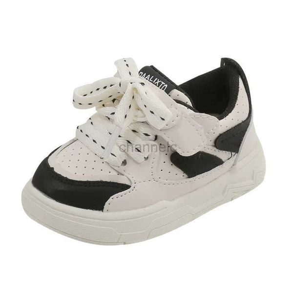 First Walkers 2024 nuevos zapatos para niñas pequeñas, zapatillas ligeras sin cordones para niños, moda beige, parche negro, primavera y otoño, zapatos deportivos informales 240315