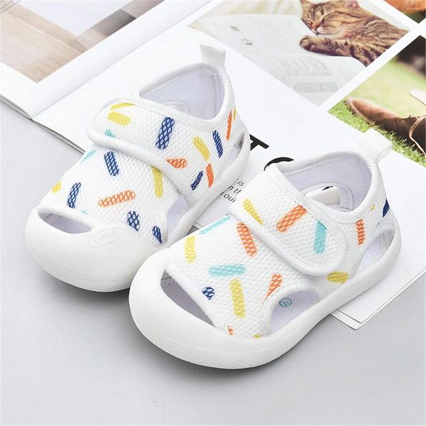 First Walkers 2024 Chaussures pour tout-petits-tout-petits d'été pour bébés filles garçons décontractés sans glissement respirant de haute qualité Kids anti-collision plage