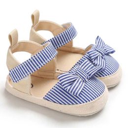 First Walkers 2024New Products Summer Sandals Pasgeboren Baby Girl Leisure Soft Bottom Non Slip Ademende schoenen Prewalker 0-18 maanden H240504