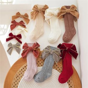 Premiers marcheurs 4 paireslot bébé filles chaussettes de noël enfants coton gros arc chaussette solide laine jambières fille enfant en bas âge doux épaissir 231202