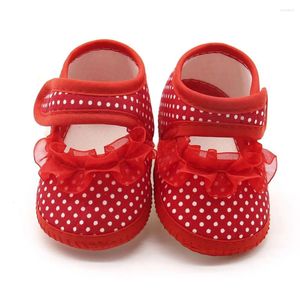 Eerste wandelaars Aby Walk Shoes Meisjes Princess Warm Sole Dot Infant Prewalker Soft Lace Baby Casual sandalen