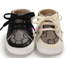 Premiers marcheurs bébé 2023 chaussures de créateurs nouveau-né enfant toile baskets garçon fille semelle souple berceau 0-18 mois