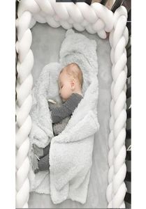 Babybedje Bumper Op De Wieg Beddengoed Set Voor Geboren Jongen Meisje Cot Protector Knoop Gevlochten Kussen Kussen kamer Decor 14M1495857