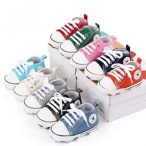 First Walkers Baby Canvas Classic Sports Sneakers Pasgeboren Baby Boys Girls Girls First Walkers Shoes Infant Peuter Anti-Slip Baby Shoes Q240525