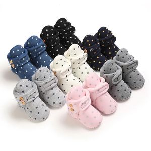 Premiers marcheurs Bébé chaussures mignonnes hiver pour filles petite étoile bottes de marche pour garçons tout-petits confort doux nés chaussons chauds premier marcheur 231211