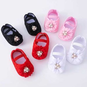 First Walkers Baby Girl First Step Walker Soft Baby Bed Shoes Baby Lace Pearl Walker Shoes Princess Baby First Step Walker Pasgeboren cadeau D240525