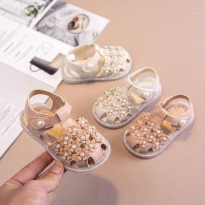 Chaussures de premiers pas pour bébés filles, avec motif floral, sandales de marche à semelle souple et à bout fermé pour enfants de 0 à 3 ans, à petit prix