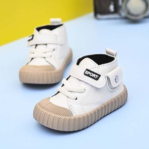 First Walkers Baby Girl Peuter schoenen geboren jongensmerk niet -slip Sneaker Kids Sports Infant Casual Fashion 230812