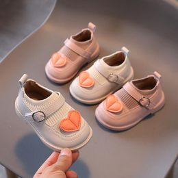 Eerste wandelaars baby meisjes schoenen 2021 herfst kinderen kinderen liefde verjaardagsfeestje prinses zachte bodem comfortabele baby peuter