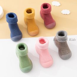 Eerste wandelaars babyschoenen geboren 6 9 12 18 maanden schattig plus fluwelen anti-slip meisje 2 3 4 jaar brei peuter boy schoen winter kinderlaarzen