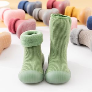 Eerste wandelaars babyschoenen geboren 6 9 12 18 maanden schattig plus fluwelen anti-slip babymeisje schoenen 2 3 4 jaar brei peuter boy schoen winter kinderen laarzen 230620