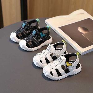 Premiers marcheurs pour bébé chaussures garçons sandales d'été bébé enveloppe enveloppe de semelle molle chaussures pour tout-petits de 1 à 2 ans sandales résistantes de coups de pied de plage Q240525