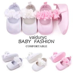 Primeros caminantes zapatos de bebé linda niña flores blanco y rosa suave algodón niño paso hermoso de alta calidad 2023 FashionH24229