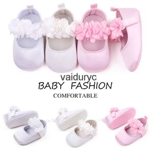 Babyschoenen Babyschoenen Schattig Meisje Bloemen Wit en Roze Zacht Katoen Peuter Stap Mooi Hoogwaardig 2023 FashionH24229