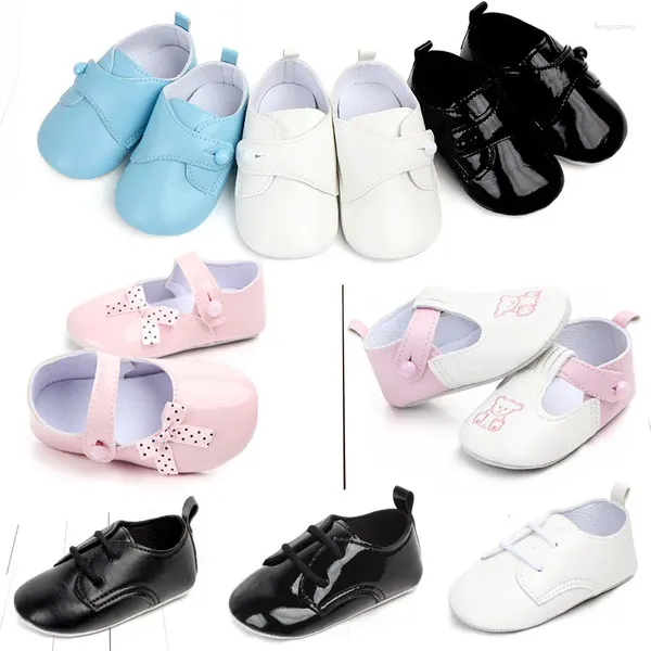 Chaussures pour bébés de 0 à 1 an, semelle souple antidérapante. Petites filles en cuir de style britannique. Printemps parfait et