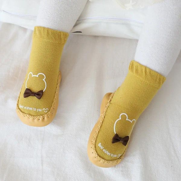 Chaussures de premiers pas pour bébés, chaussettes en cuir pour enfants, dessin animé antidérapant, sol en coton peigné