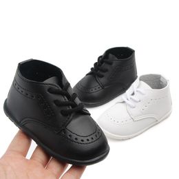 Babyschoenen Baby Schoenen Retro Leer Jongen Meisje Peuter Rubberen Zool Anti slip geboren Baby Mocassins Wieg 230914